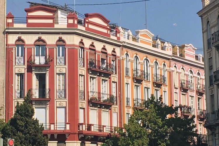 A Lei da Habitação coloca milhares de apartamentos de aluguel em xeque:  Espanha precisa de 1,8 milhões de casas - Espanha Fácil